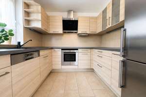 idyllische Siedlungslage | Bj. 2012 - freistehend | Kamin | Fußbodenheiz. | EBK | PV-Anlage | Garage – 4207 Lausen-Grünau, Leipzig – Vorschaubild 9