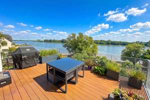 EXKLUSIVES PENTHOUSE IM BAUHAUSSTIL MIT RHEIN - BLICK, DREI TERRASSEN UND TG - STELLPLATZ