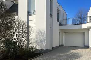 Moderne 4-Zimmer Maisonette Wohnung mit Garten im Lotharviertel in unmittelbarer Rheinnähe 