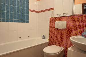"ZENTRAL WOHNEN IM GRÜNEN"! Schöne 2- Zimmer Wohnung im EG mit Balkon, TG Stellplatz  , 72 Qm – 60431 Eschersheim, Frankfurt am Main – Vorschaubild 9