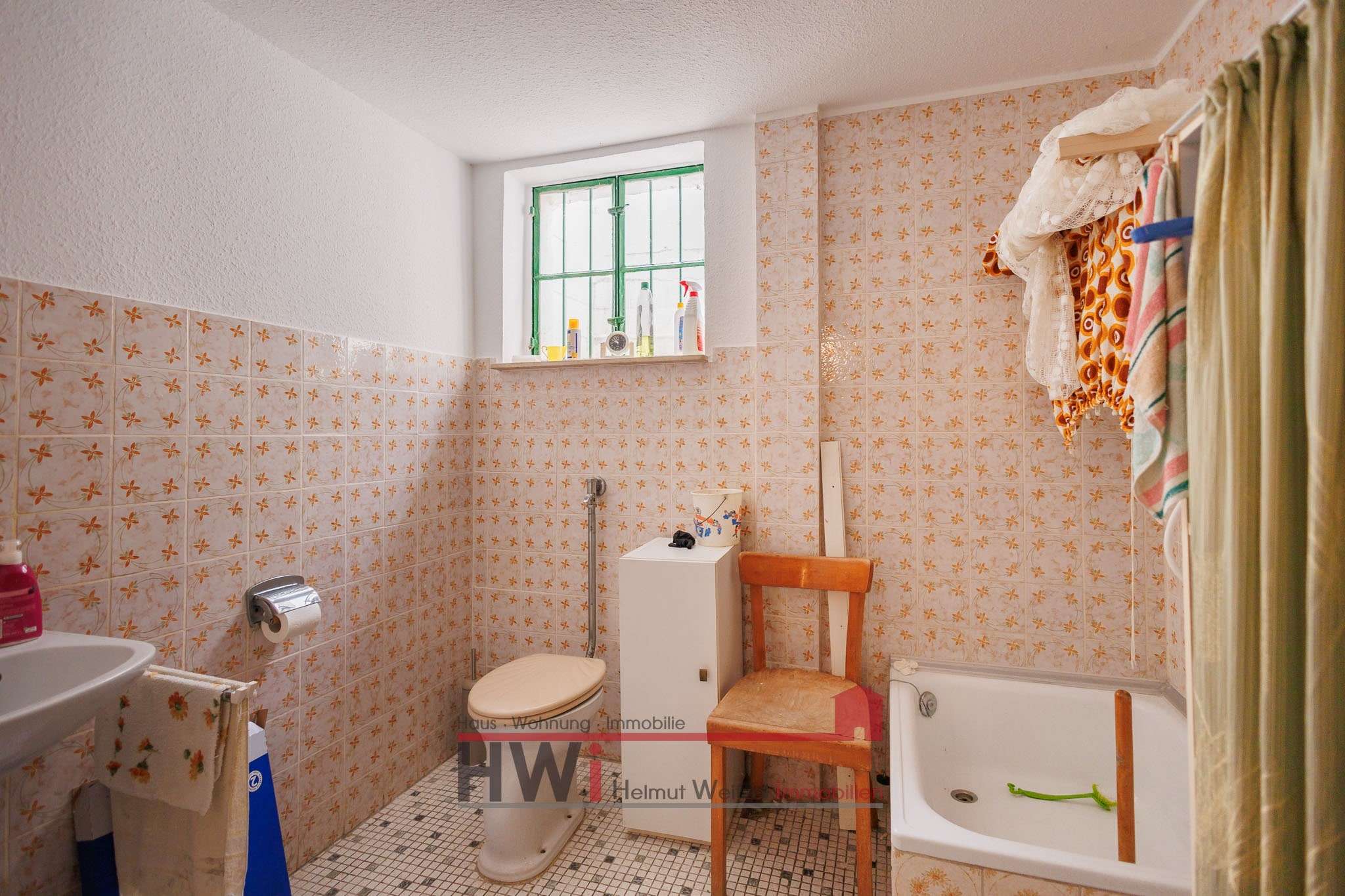 Immobilie in Gemünden - Dreifamilienhaus: Eine Wohnung sofort beziehbar, zwei vermietet. Alles in sehr gutem Zustand. - Bild 3