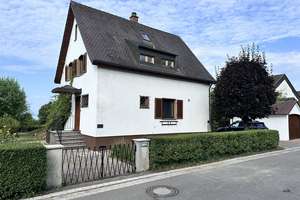 Charmantes Einfamilienhaus mit unverbaubarem Bodenseeblick in Friedrichshafen-Manzell