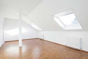 Lichtdurchflutet & Modernisiert: Großzügige 3,5-Zimmer-Dachgeschosswohnung mit Balkon – Die vollständige Adresse der Immobilie erhältst du vom Anbieter., 76189 Grünwinkel, Karlsruhe – Vorschaubild 4