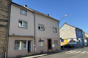 TOP-Lage Bonn-Oberkassel !!
Renditestarkes Wohn- und Geschäftshaus mit hohem Entwicklungspotenzial  – Die vollständige Adresse der Immobilie erhältst du vom Anbieter., 53227 Oberkassel, Bonn – Vorschaubild 2