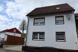 Doppelhaushälfte mit Garage – Hof (Kreis) – Vorschaubild 1