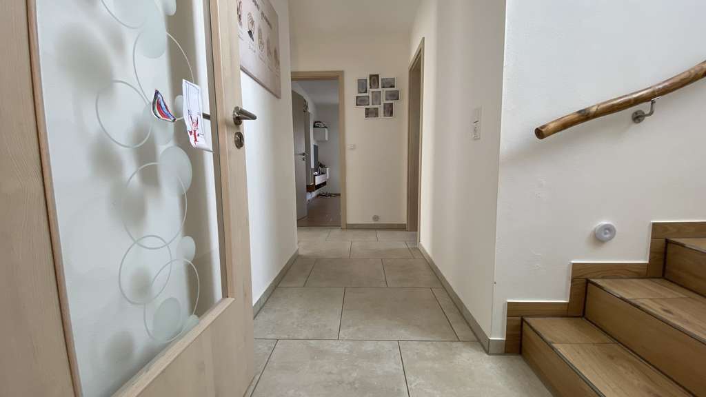 Immobilie in Karlshuld - Neubaujuwel mit Weitblick und viel Platz für die Familie - Bild 1