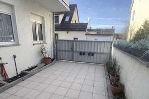 Einfamilienhaus mit Einliegerwohnung (linke DHH) in guter Lage von S-Zuffenhausen  – Die vollständige Adresse der Immobilie erhältst du vom Anbieter., 70435 Zuffenhausen-Mönchsberg, Stuttgart – Vorschaubild 4