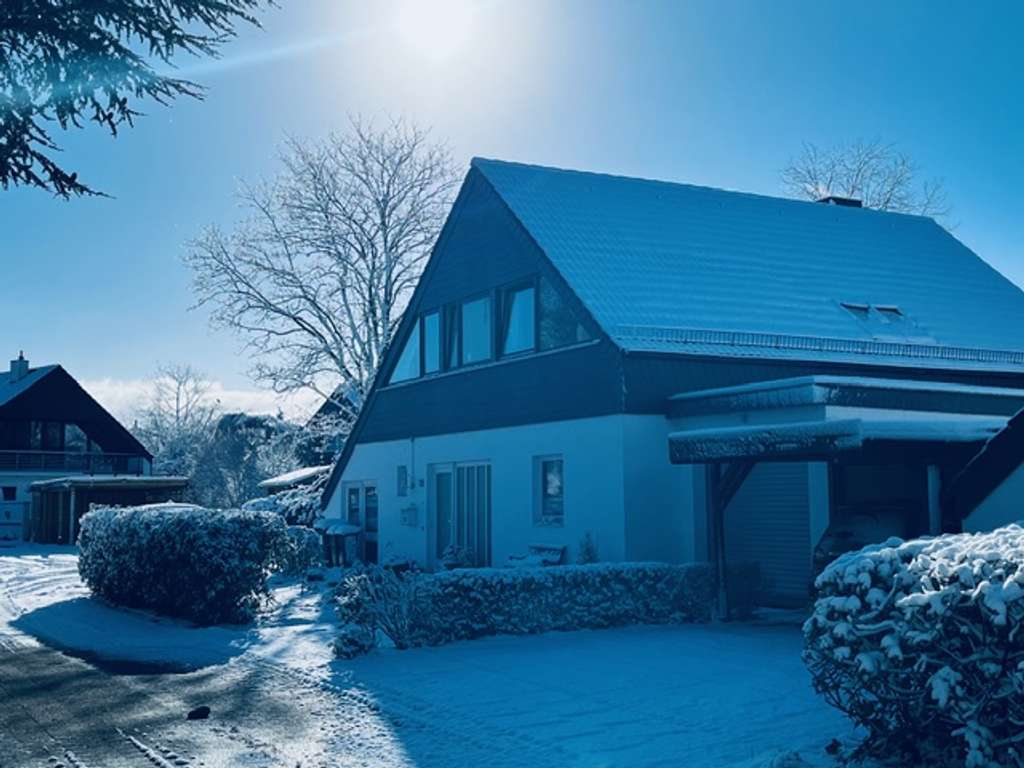 Immobilie in Achim - Renovierungsbedürftiges 14-Zimmer Einfamilienhaus in Achim - Bild 1