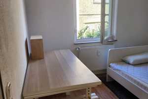 Möblierte 1-Zimmer-Erdgeschosswohnung mit Einbauküche nahe Stadtzentrum – Wartbergstraße 31, 74076 Heilbronn – Vorschaubild 1