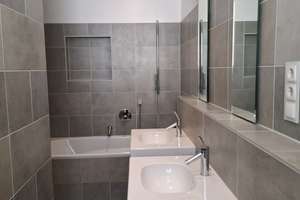 Von Privat - großzügige 4-Zimmer Altbauwohnung im 3. OG mit Balkon und Garten in Wiesbaden-Biebrich – Straße der Republik 27, 65203 Biebrich, Wiesbaden – Vorschaubild 15