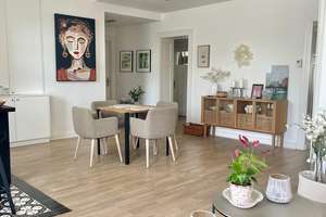 Stilvolle Altbauwohnung mit Balkon und Erker - Düsseldorf-Unterbilk / Medienhafen – Die vollständige Adresse der Immobilie erhältst du vom Anbieter., 40219 Unterbilk, Düsseldorf – Vorschaubild 2