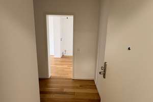 Moderne 2-Zimmer-Wohnung mit Balkon in München – Gmunder Str. 18b, 81379 Obersendling, München – Vorschaubild 4