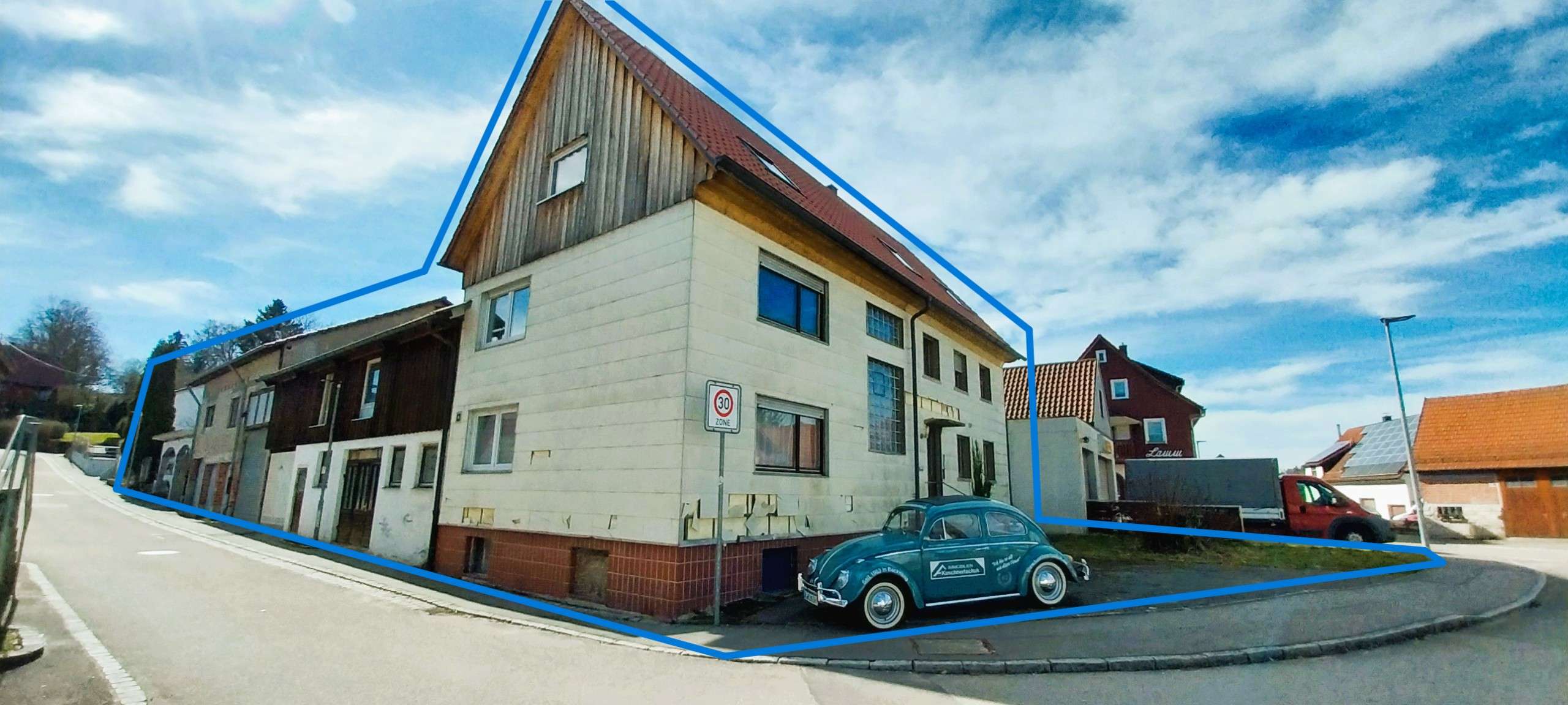 Vielseitige Hofstelle - Werkstatt, 5 Garagen, viele Nebenräume, Brunnen, ideal zum weiteren Ausbau, Rems Murr Kreis – Bild 1