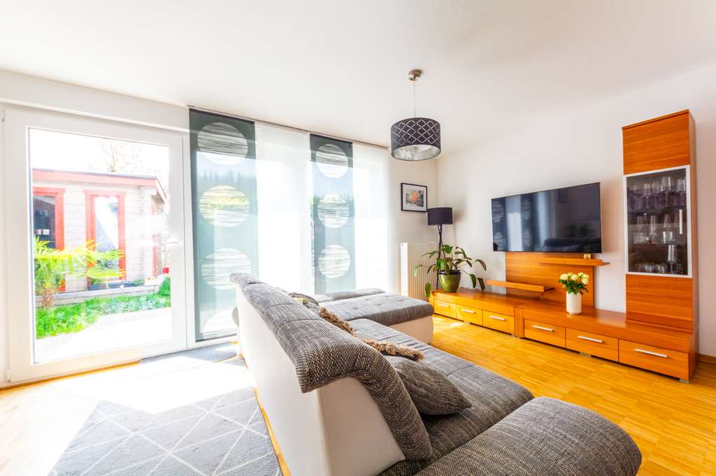 Immobilie in Vogtsburg im Kaiserstuhl - Ankommen und Wohlfühlen: Ihr neuwertiges Zuhause in sehr ruhiger Lage mit viel Platz für die Familie - Bild 1