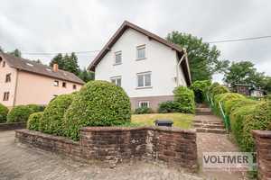 CHARMANT - Einfamilienhaus mit integrierter Garage in Spiesen-Elversberg! – Neunkirchen (Kreis) – Vorschaubild 3