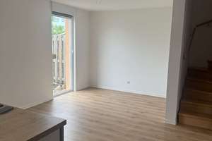 Großes Reihenmittelhaus mit Garten, Einbauküche und Stellplätzen – Am Reichswald 8, 90537 Feucht – Vorschaubild 7