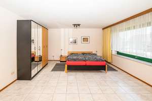 Freiraum und Vielfalt: Einfamilienhaus mit Einliegerwohnung und Garten – Die vollständige Adresse der Immobilie erhältst du vom Anbieter., 93413 Cham – Vorschaubild 17