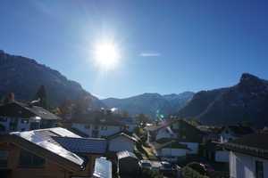 Stilvoll Wohnen in Oberammergau!!Großzügiges Einfamilienhaus in ruhiger und sonniger Lage – Oberammergau, Garmisch-Partenkirchen (Kreis), 82487 Garmisch-Partenkirchen (Kreis) – Vorschaubild 1