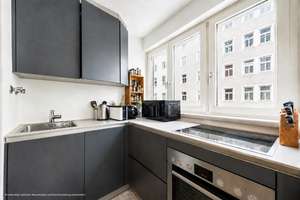 AIGNER - Mitten in der Maxvorstadt: Helle 2-Zimmer-Wohnung mit Westbalkon – Die vollständige Adresse der Immobilie erhältst du vom Anbieter., 80797 Josephsplatz, München – Vorschaubild 4