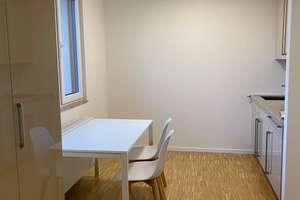 Möblierte Wohnung - Balkon zum Innenhof – In der Witz 32, 55252 Mainz-Kastel, Wiesbaden – Vorschaubild 3