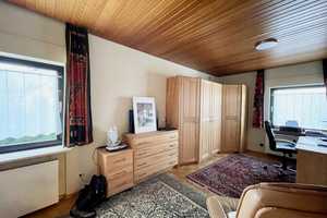 Geschmackvolles Architektenhaus mit offener Galerie • Eingangsbereich mit Kamin • Laubenheim – Mainz – Vorschaubild 20