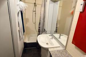 Gepflegte 2-Zimmer-Wohnung im 1. OG in Krefeld-Stadtmitte – Neusserstraße 70-72, 47798 Stadtmitte, Krefeld – Vorschaubild 4