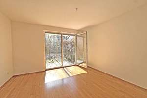 2-Zi.-Wohnung mit Süd-Terrasse und kleinem Garten in Isarnähe - BJ 2000 - Bezugsfrei