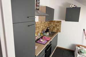 Sehr ruhige, helle 2-Zi-DG-Wohnung mit sep. Küche und Balkon in München Aubing – 81249 Aubing-Süd, München – Vorschaubild 12