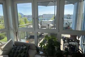 Charmante helle 2,5 Penthouse Wohnung Weitblick, möbliert – Washingtonallee 21, 89231 Neu-Ulm – Vorschaubild 7