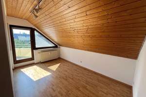 Gut geschnittene 3-Zimmer-Wohnung mit Balkon und 2 Stellplätzen  – Die vollständige Adresse der Immobilie erhältst du vom Anbieter., 70569 Dachswald, Stuttgart – Vorschaubild 3