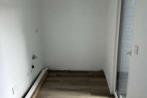 Zwei Zimmer in Wuppertal:  ruhiges und gepflegtes Mehrfamilienhaus. – Steinenfeld 44, 42107 Elberfeld, Wuppertal – Vorschaubild 3