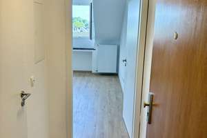 Ruhiges Rückzugs-Apartment im Dachgeschoss - frisch saniert & stilvoll eingerichtet – Heidestr. 172, 51147 Wahnheide, Köln – Vorschaubild 12
