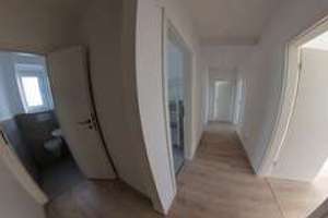 Frisch sanierte 3-Zimmer-Wohnung mit neuer Einbauküche und Balkon – Die vollständige Adresse der Immobilie erhältst du vom Anbieter., 42853 Mitte, Remscheid – Vorschaubild 4