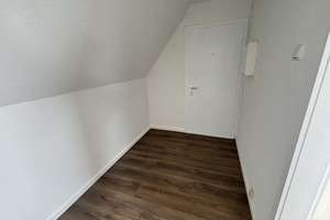 Dachgeschoss Wohnung in zentraler Lage von Emden zu vermieten!  – Die vollständige Adresse der Immobilie erhältst du vom Anbieter., 26721 Stadtzentrum, Emden – Vorschaubild 4
