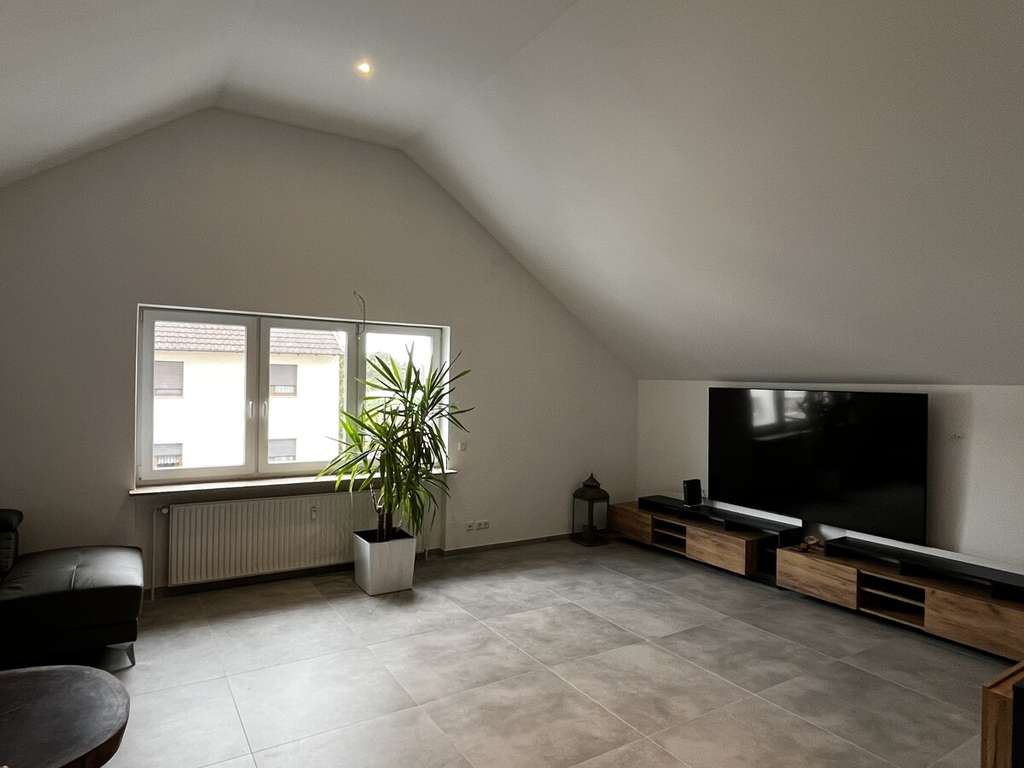 Immobilie in Waghäusel - Wiesental: Erstbezug nach Totalsanierung in 2 ZKB mit neuer Einbauküche & Stellplatz - Bild 0