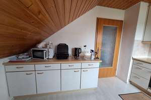 Gemütliche Dachgeschosswohnung 4 Zimmer mit Einbauküche in ruhiger Wohngegend – Die vollständige Adresse der Immobilie erhältst du vom Anbieter., 71720 Oberstenfeld – Vorschaubild 7