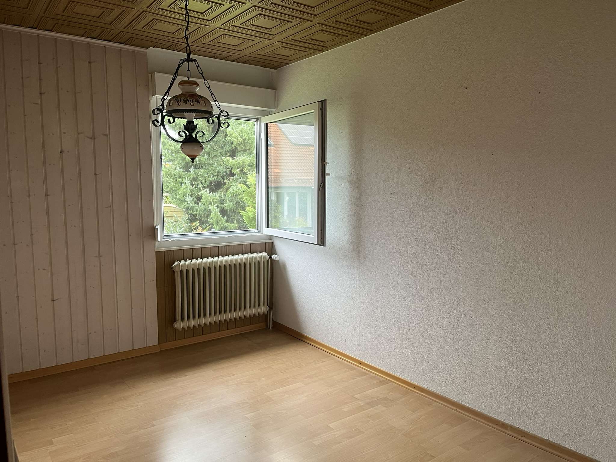 Immobilie in Durlangen - Schönes EFH mit ELW und großem Garten in ruhiger Lage - Bild 9