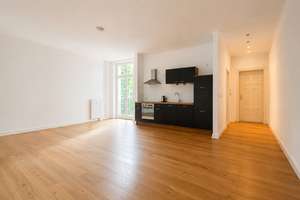 Charmante Wohnung mit zwei Balkonen im soliden Altbau im Boxhagener Kiez – Die vollständige Adresse der Immobilie erhältst du vom Anbieter., 10245 Friedrichshain, Berlin – Vorschaubild 13