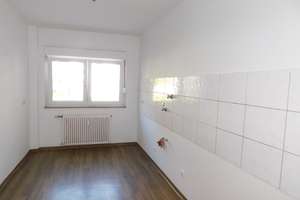 2-Raum-EG-Wohnung mit Balkon in sehr zentraler Lage zu vermieten – Helbingstr. 102, 45128 Südviertel, Essen – Vorschaubild 2