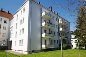 Ideal für Paare: 3-R-Wohnung mit großem Esszimmer, Balkon & Home-Office im 3. OG – Südstraße 5, 8527 Südvorstadt, Plauen – Vorschaubild 3