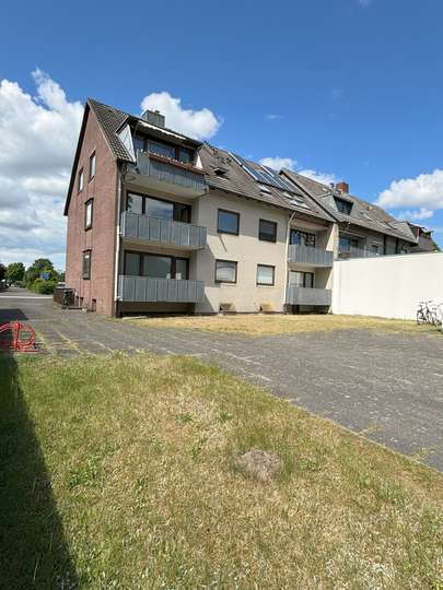 Gepflegtes, teilmodernisiertes Mehrfamilienhaus m. Potential (RÖMBKE IMMOBILIEN KG)