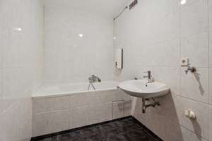 Schöne Wohnung mit 3 Zimmern und TG-Stellplatz! – Biberacher Straße 23, 89079 Wiblingen, Ulm – Vorschaubild 9