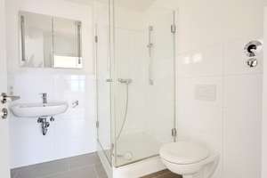 NEUGRÜNDUNG 3ER‑WG | JEDES ZIMMER MIT EIGENEM BAD | GROSSER WOHN‑ & KÜCHENBEREICH – Landhausstraße 195, 70188 Ostheim, Stuttgart – Vorschaubild 3