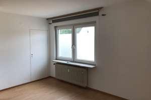 Günstige, gepflegte 2-Zimmer-Maisonette-Wohnung mit Einbauküche in Saarbrücken – Die vollständige Adresse der Immobilie erhältst du vom Anbieter., 66113 Malstatt, Saarbrücken – Vorschaubild 3