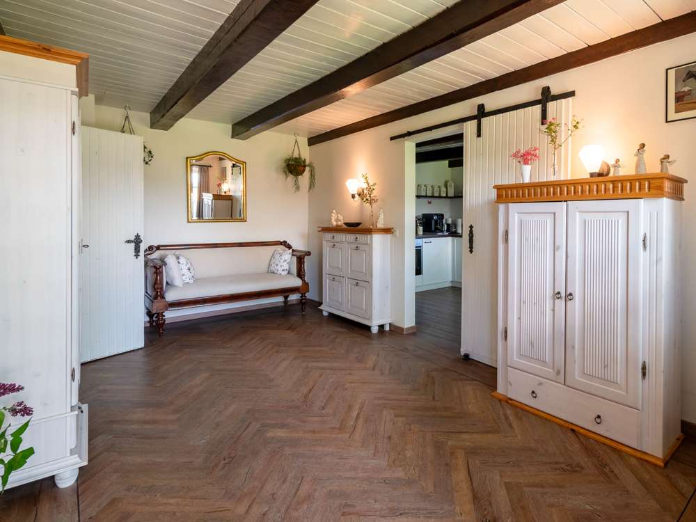 Immobilie in Stapel - Seltene Gelegenheit: Reetdachhaus plus Bungalow inmitten einer beliebten Ferienregion. - Bild 11