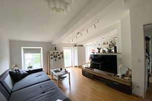 *ab 01.10.* sehr schöne helle 3-Zimmer DG-Wohnung mit Balkonaussicht ins Grüne – Fröbelstraße 102, 47053 Hochfeld, Duisburg – Vorschaubild 4