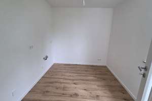 Helle 3-Zimmer-Wohnung mit Balkon und Aufzug  in Neuperlach! – Karl-Marx-Ring 53, 81735 Neuperlach, München – Vorschaubild 6