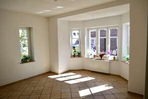 Renovierte Altbau-Stadtvilla in Brunsbüttel
mit großzügiger Raumaufteilung – Die vollständige Adresse der Immobilie erhältst du vom Anbieter., 25541 Brunsbüttel – Vorschaubild 3