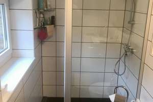 Charmantes Einfamilienhaus in ruhiger Waldrandlage von Neuhaus am Rennweg – Die vollständige Adresse der Immobilie erhältst du vom Anbieter., 98724 Lichte – Vorschaubild 3