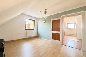 "Charmantes Einfamilienhaus auf Eckgrundstück in bester Wohnlage von Regensburg!" – Die vollständige Adresse der Immobilie erhältst du vom Anbieter., 93057 Konradsiedlung-Wutzlhofen, Regensburg – Vorschaubild 63